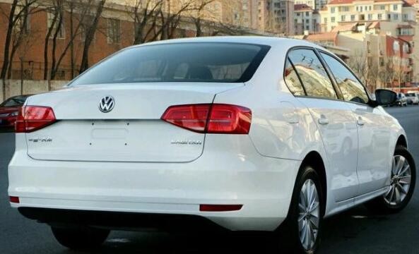 大众速腾和大众朗逸,哪个更值得买呢?