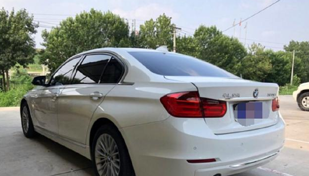 小伙为了乐趣买一款手动挡的宝马3系,半年后称:再也不任性了!