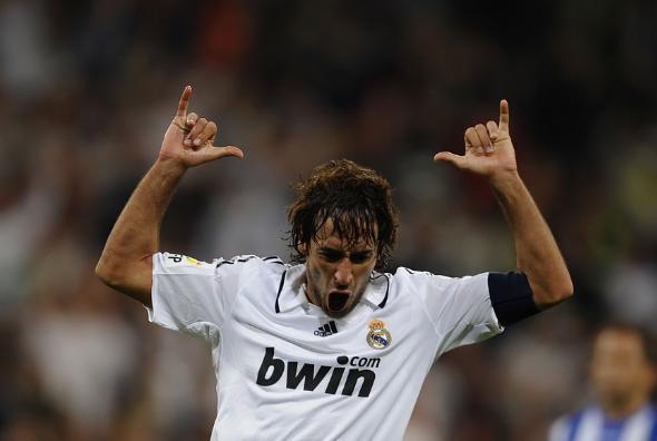 当今足坛两支俱乐部喜欢卖队长,但一个是被动的卖,一个是主动的