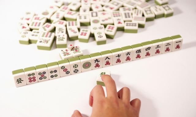 浅谈4个麻将赢牌技巧，运筹帷幄，方可大赢！|麻将|技巧|和牌_新浪新闻