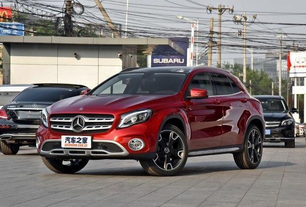 奔驰的入门级车型奔驰, 配无框车门的轿跑, 仅2