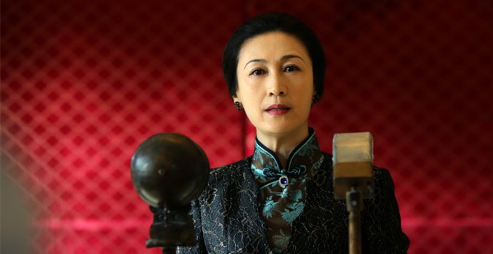 她两个妹夫都是大牛人自己也是女强人为家族积攒了30亿美元