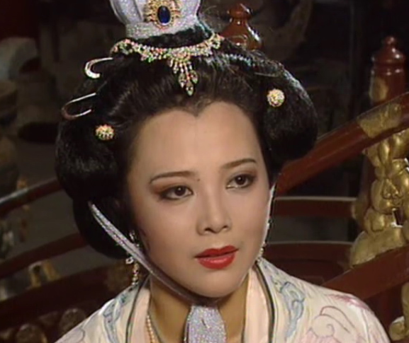 像是和刘晓庆 合作出演的"太平公主",《神医喜来乐》中喜来乐了老婆