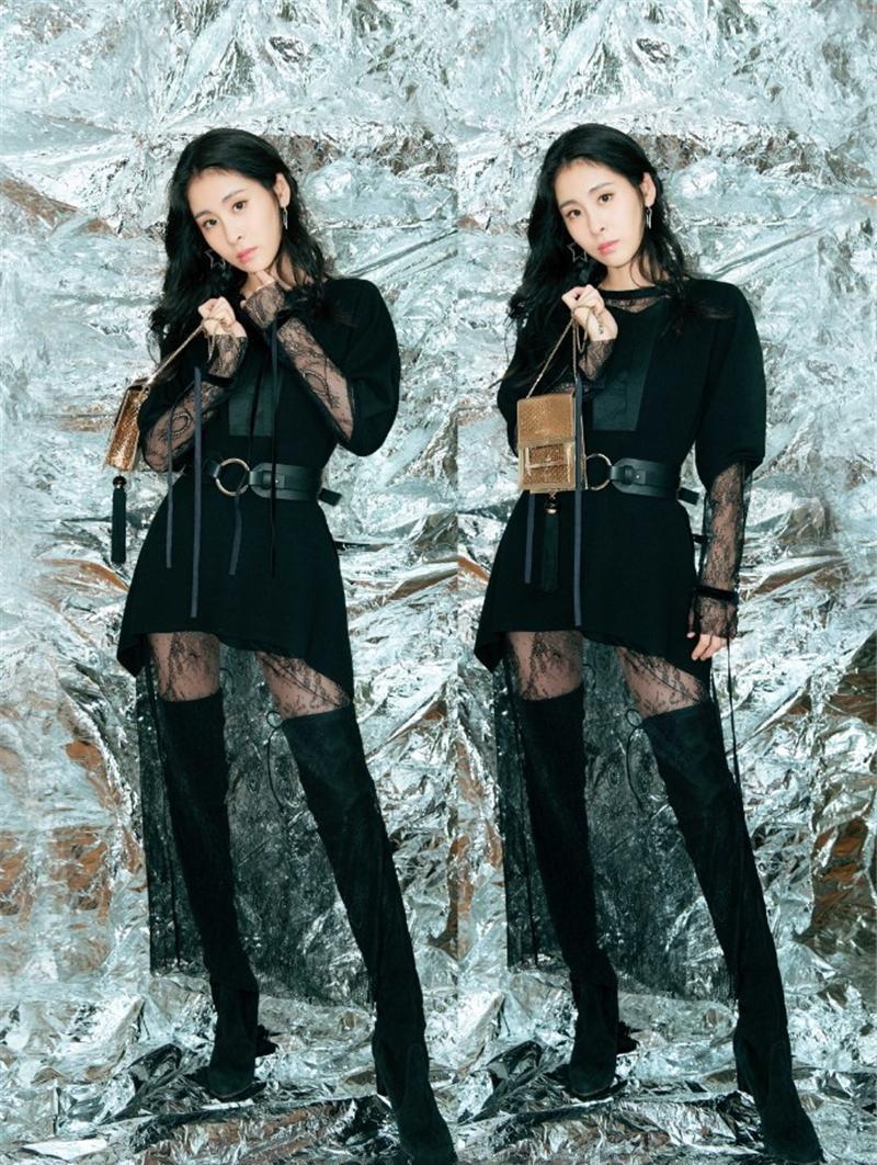 张碧晨也太会穿了, 薄纱黑裙配长靴, 腿能长两米的节奏啊?