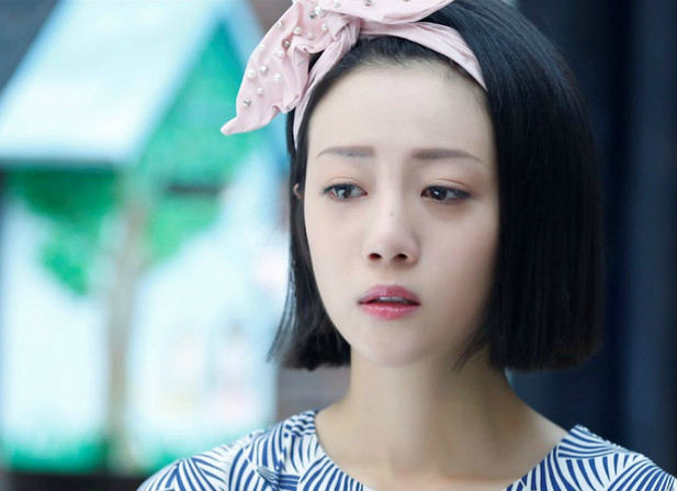 薇薇安 ,一名杂志主编,《漂亮的李慧珍》里的四位女星,迪丽热巴
