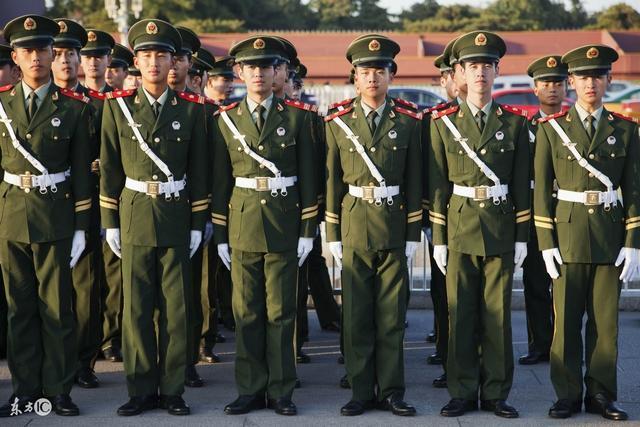 军人与公务员工资收入对比: 加班费, 时薪, 每年