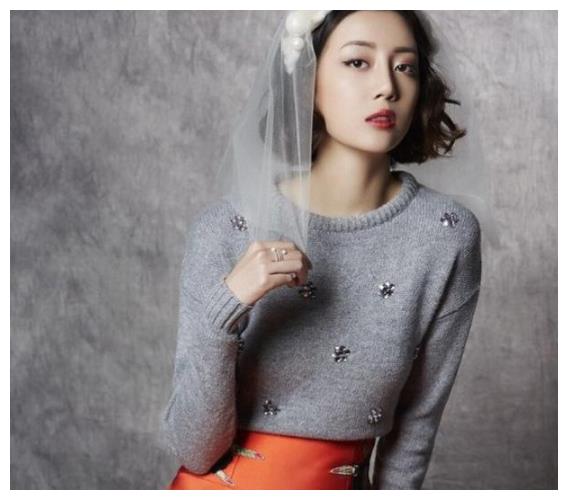 杨幂旗下又一女演员解约,大火后再无好资源?网友:热巴也快了!