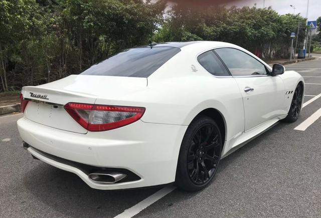 30多w拥有 2013款玛莎拉蒂gts 4.7 f1 白色骚红内