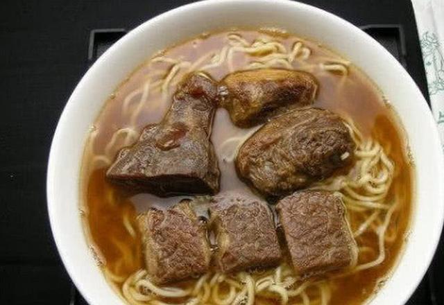 论国内你吃过最贵的牛肉面多少钱,13800的至今还没吃过算吗?