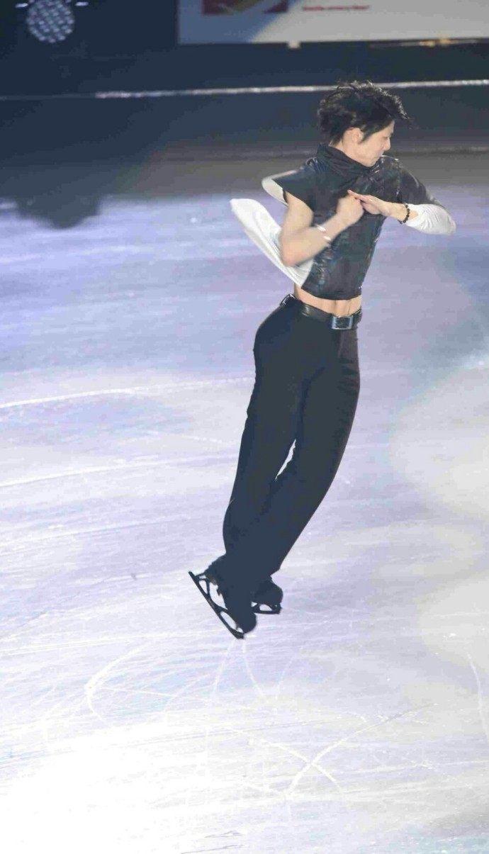 感谢服装设计师羽生结弦变身羽生腰精