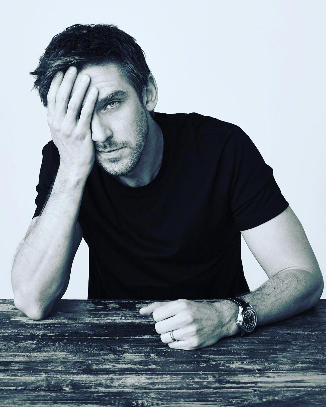 大表哥dan stevens最新写真释出!