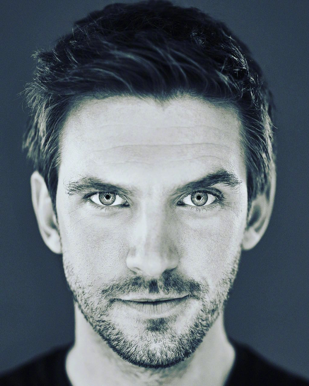 大表哥dan stevens最新写真释出!