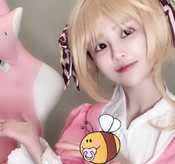 韦神女友透露自己感冒的原因, 单身网友: 我不配感冒!