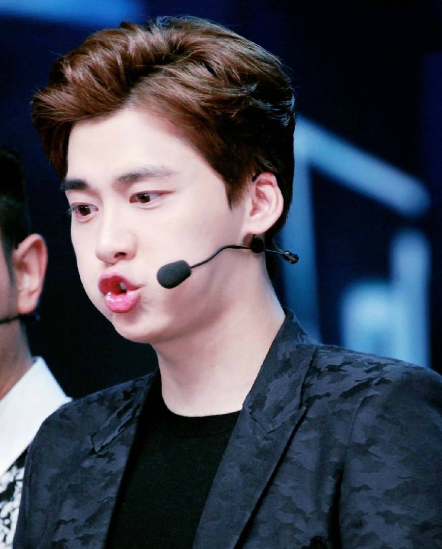 李易峰的拍照姿势图1幽默搞怪图3萌可爱图5运动范儿十足