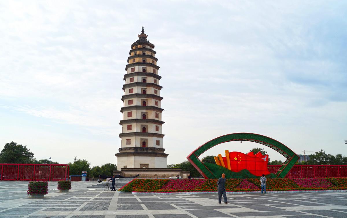 成都: 心里苦, 就因为发展得太快, 被黑这么惨?