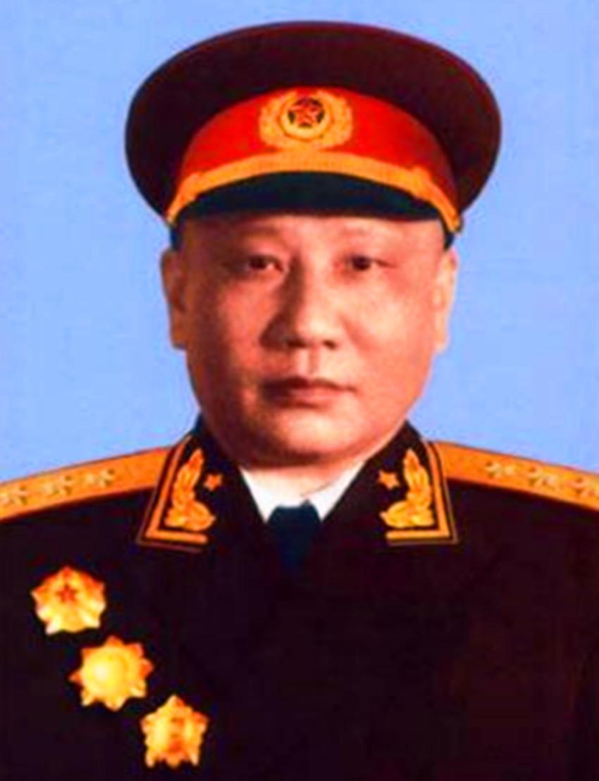 开国上将老婆被医生骂成乡巴佬, 将军的反击让人拍手叫好