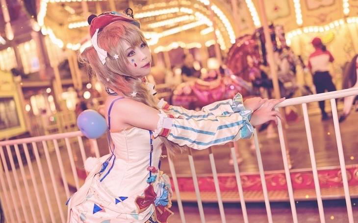 南小鸟cosplay,欧美脸小姐姐很漂亮