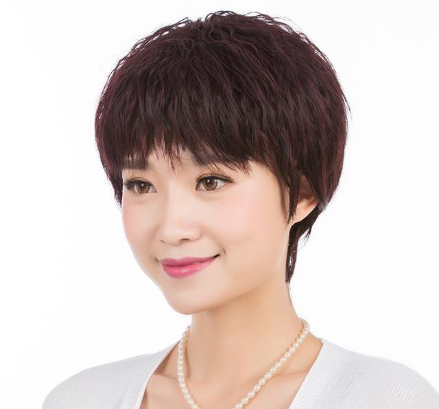 40岁的女人发型依然不能乱这几款最适合让你瞬间年轻10岁