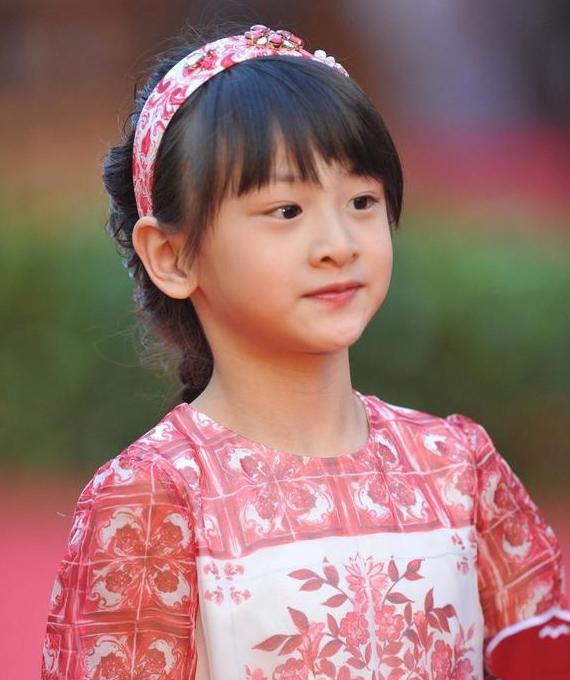 田亮微博发了一张森碟照片,网友的关注点却是森碟的手!