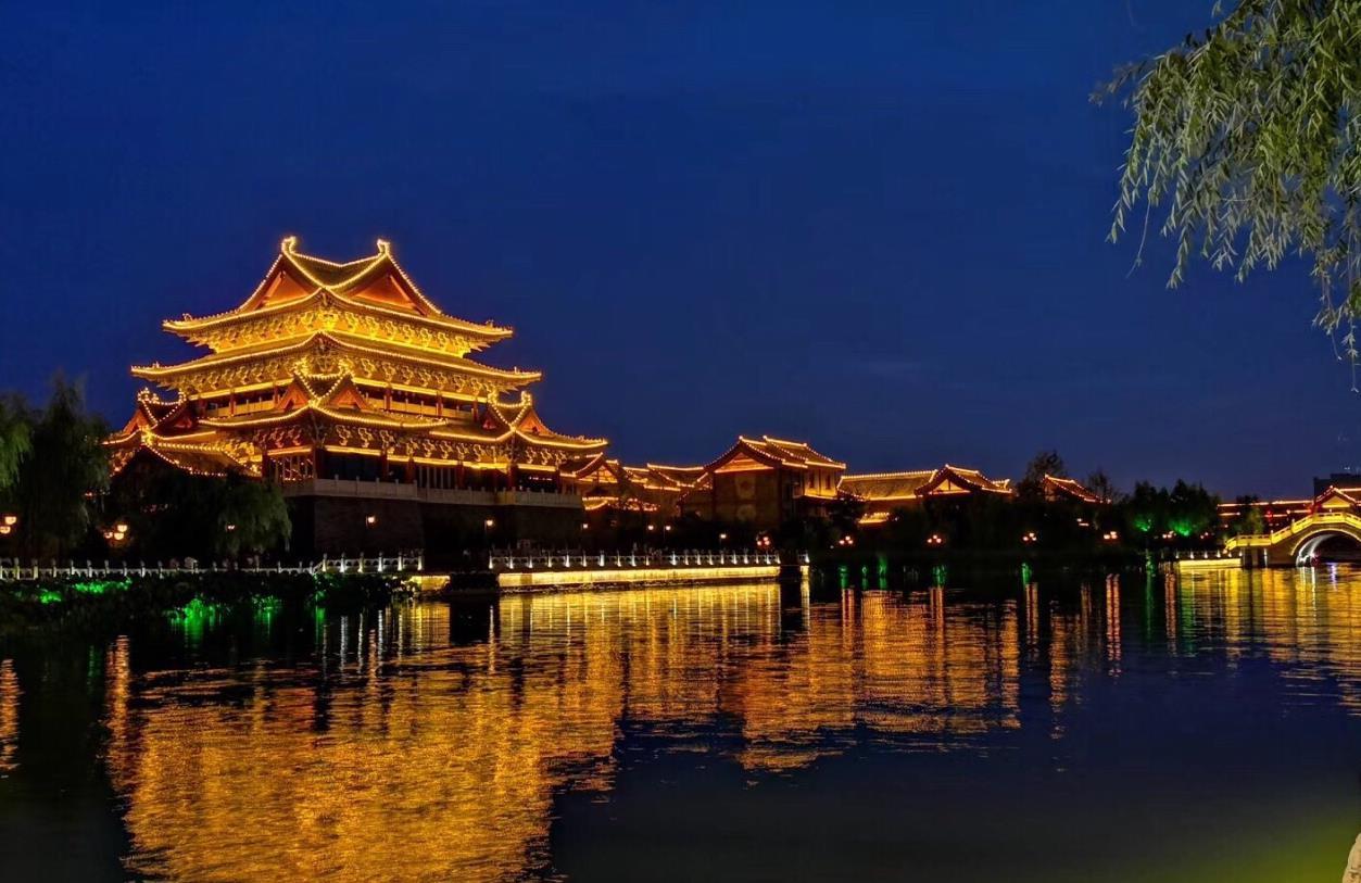 宋朝古都汴京千年繁华再现, 宋代文化实景主题公园开封清明上河园