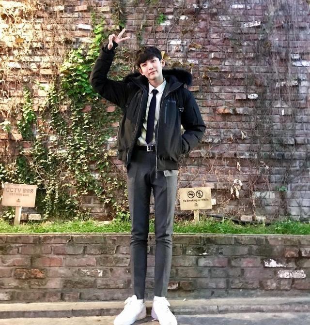 再也不用穿的臃肿难看10套高个子男士的冬季穿搭175型男参考