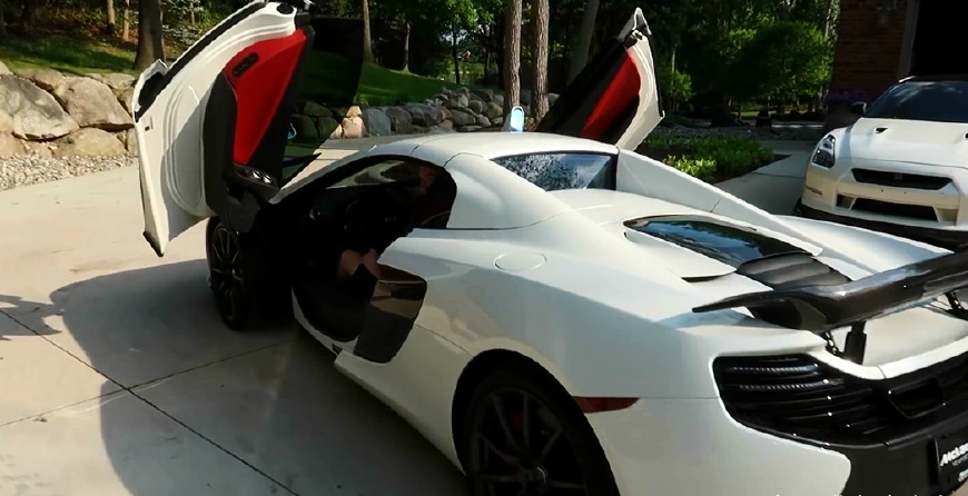 小伙羡慕朋友开迈凯伦,自己却开10年前的它,网友