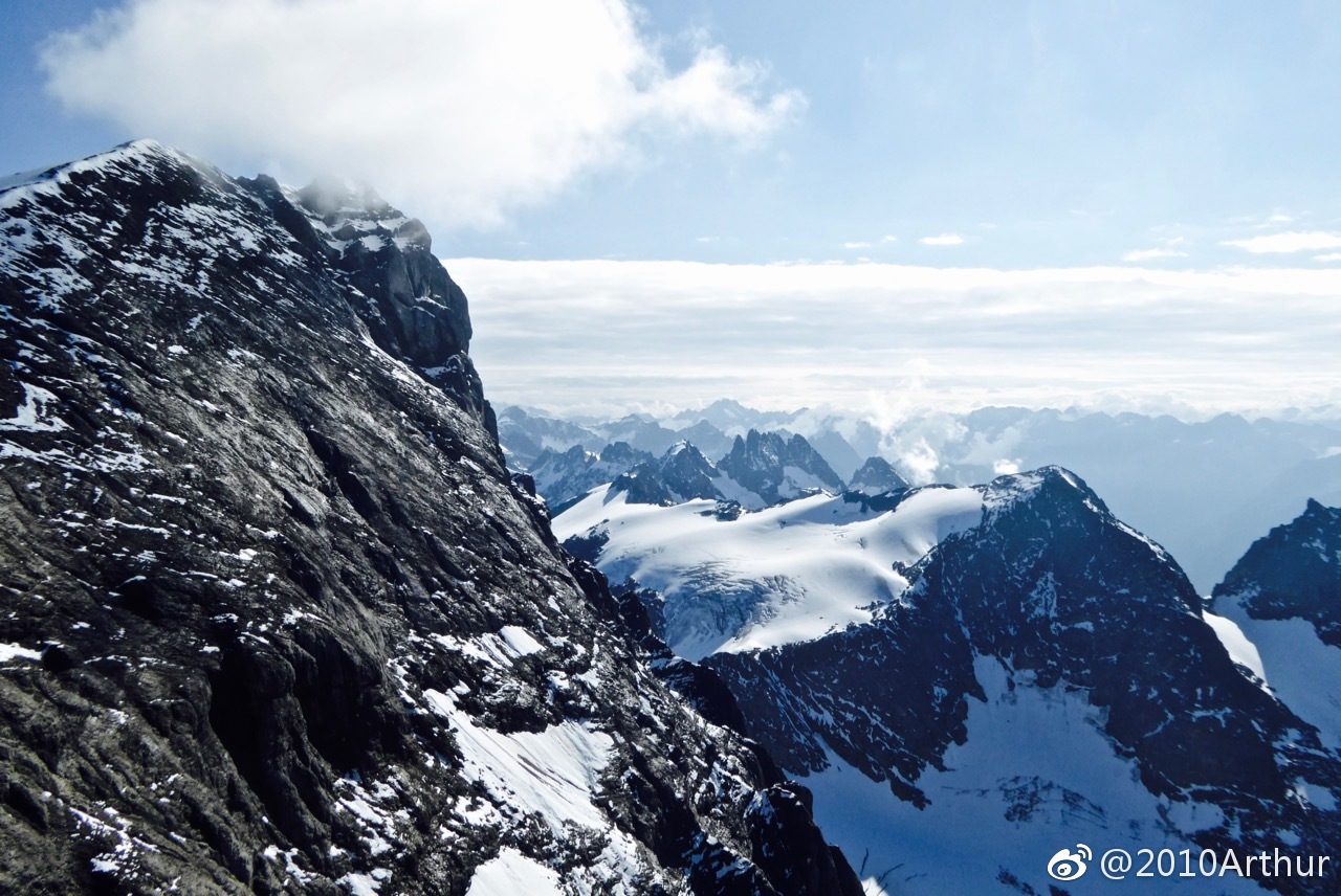 瑞士中部最高峰铁力士山mttitlis海拔3238米