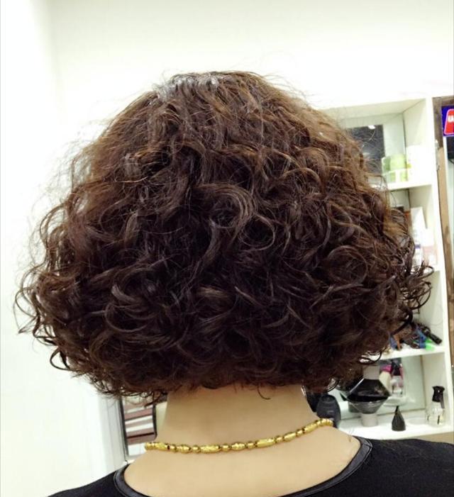 2018冬天妈妈们最爱的满头烫