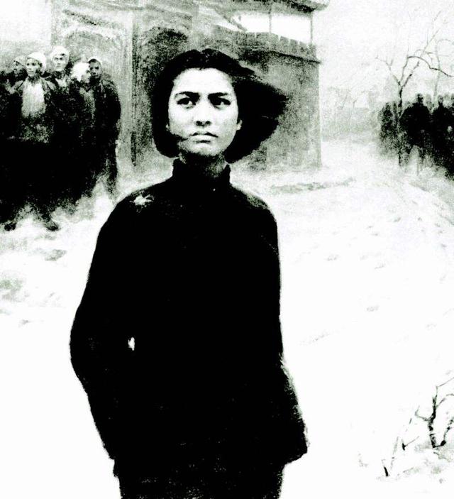 年仅15岁的女英雄面对敌军宁死不屈被敌军侮辱了一整天后牺牲