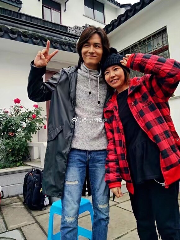 游非可谓是在背后默默的支持雷牧的事业,如今,雷牧已经33岁,长得帅气