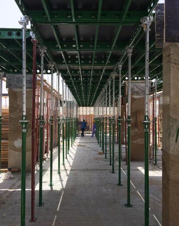 台式早拆模板:4人可搭建,可达100㎡/人,循环使用100次