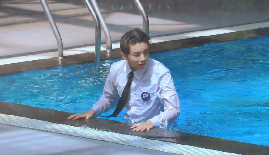 从湿身照到浴袍照论王俊凯这几年魅力的改变