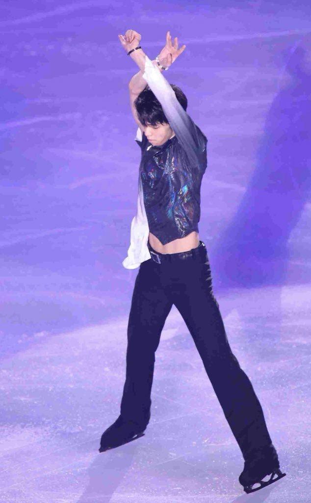 那就是~它对羽生结弦的腰真的超级友好啊!