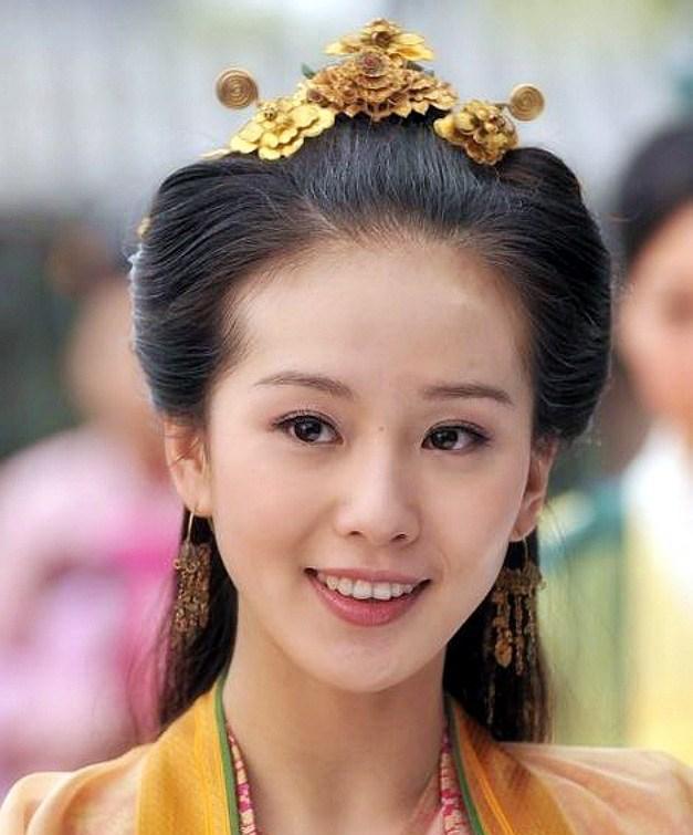 当明星穿上古装,才知道什么叫做古典美,你喜欢哪个?