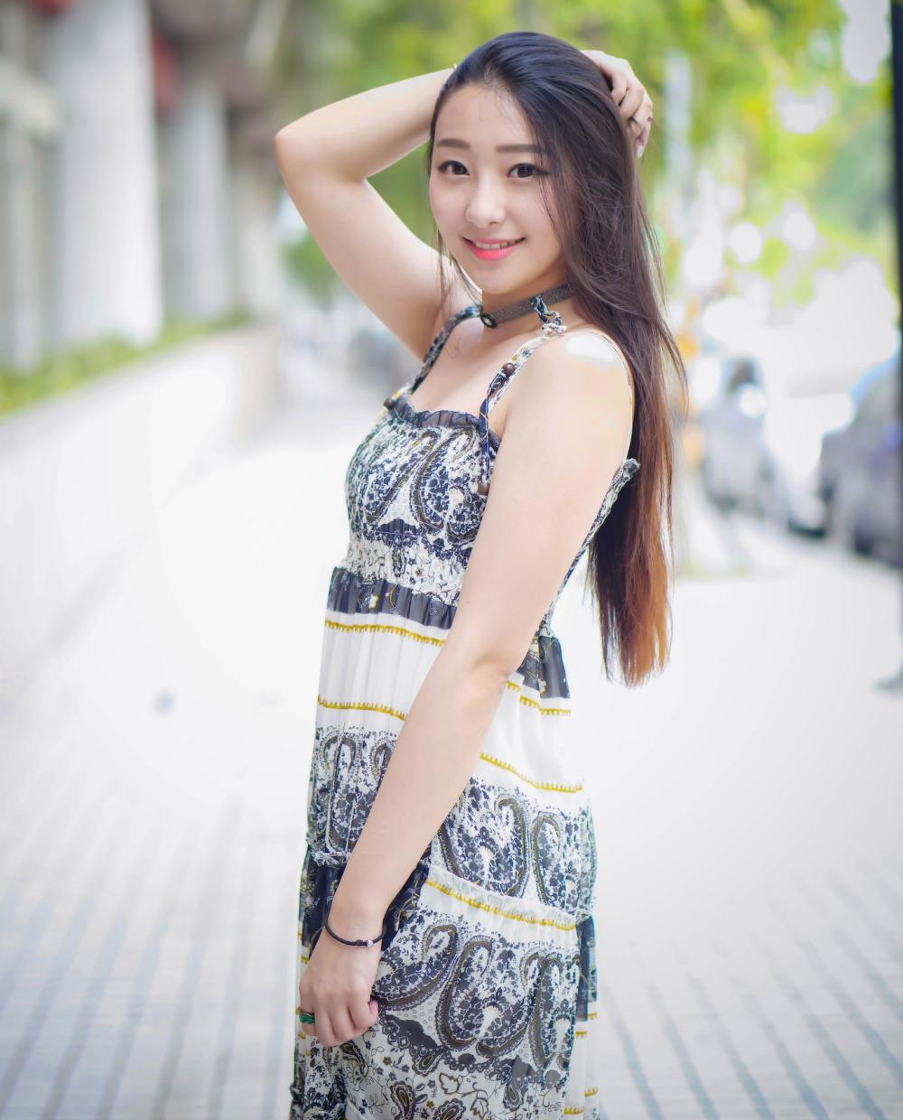 美女摄影:各种俏美裙子装点青春,秀出长腿,成就美丽女人!