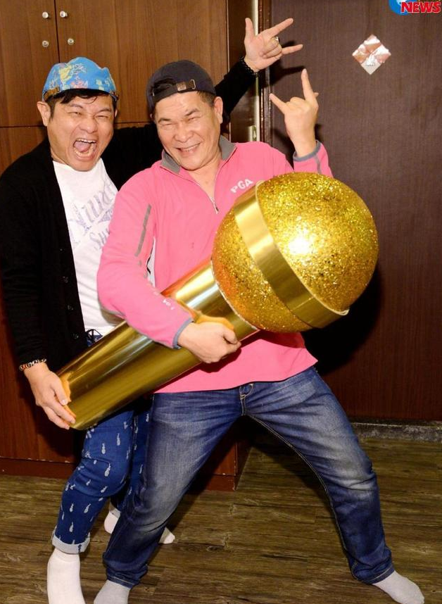 他是主持人,曾因私密视频遭勒索3500万,今62岁热心公益|澎恰恰|公益