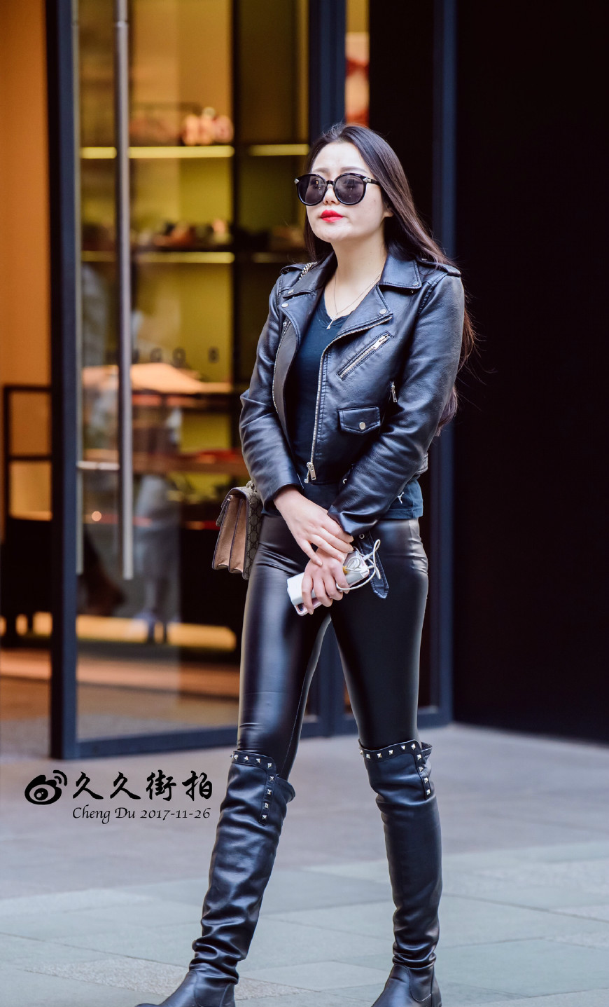 皮衣皮裤皮靴穿出时尚最炫酷