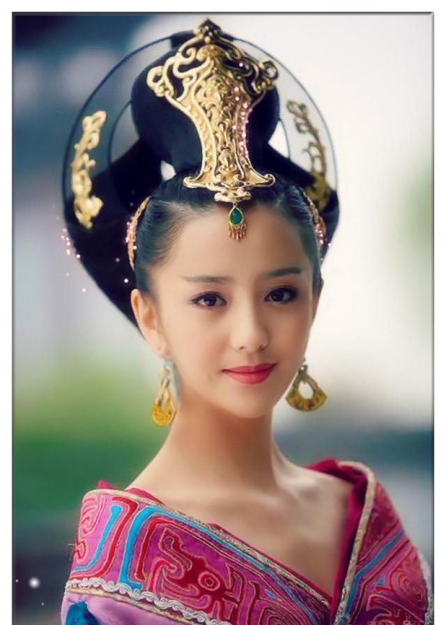 当明星穿上古装,才知道什么叫做古典美,你喜欢哪个?