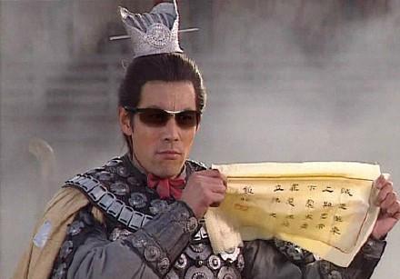 《三国演义》中最"搞笑"的遗言,董卓的棺材板快要盖不住了!