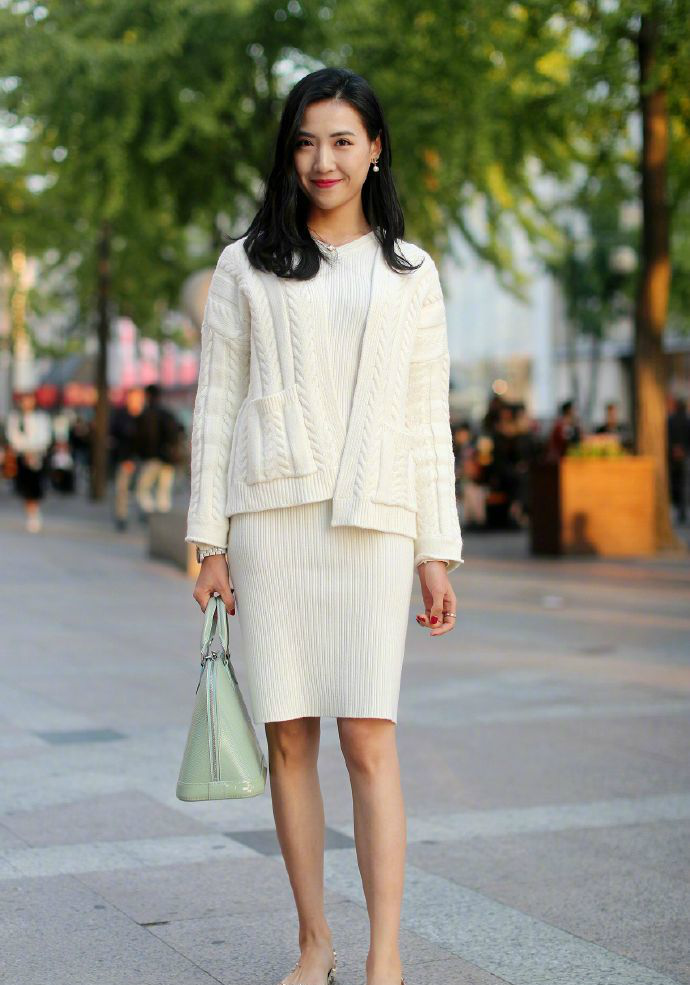 生活服装搭配出温婉美,成熟美和气质美,哪种风格最火,解一下