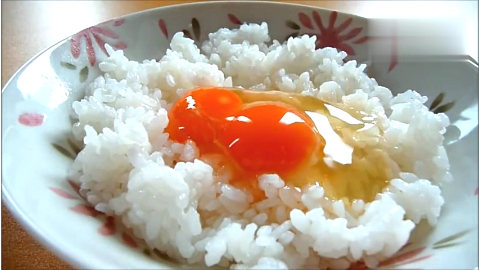 煮鸡蛋的蛋黄上有一个黑点,是怎么回事?