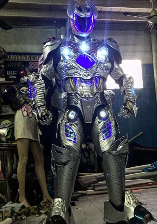 机甲战士cosplay出色的机械式动漫真人秀