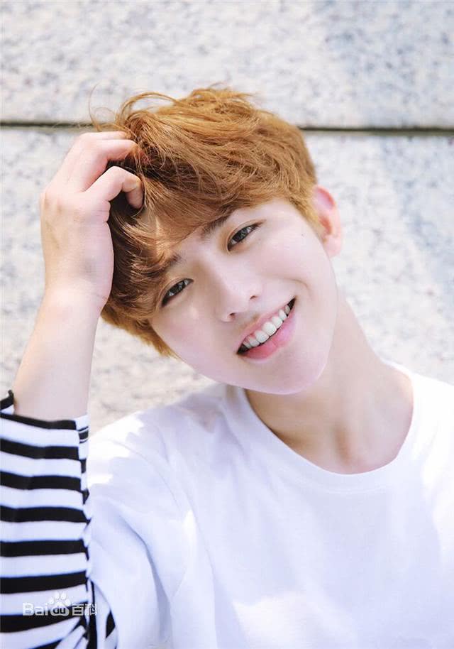 替换高清大图 蔡徐坤 其他五名出道练习生:4名:justin,6名朱正廷,名 