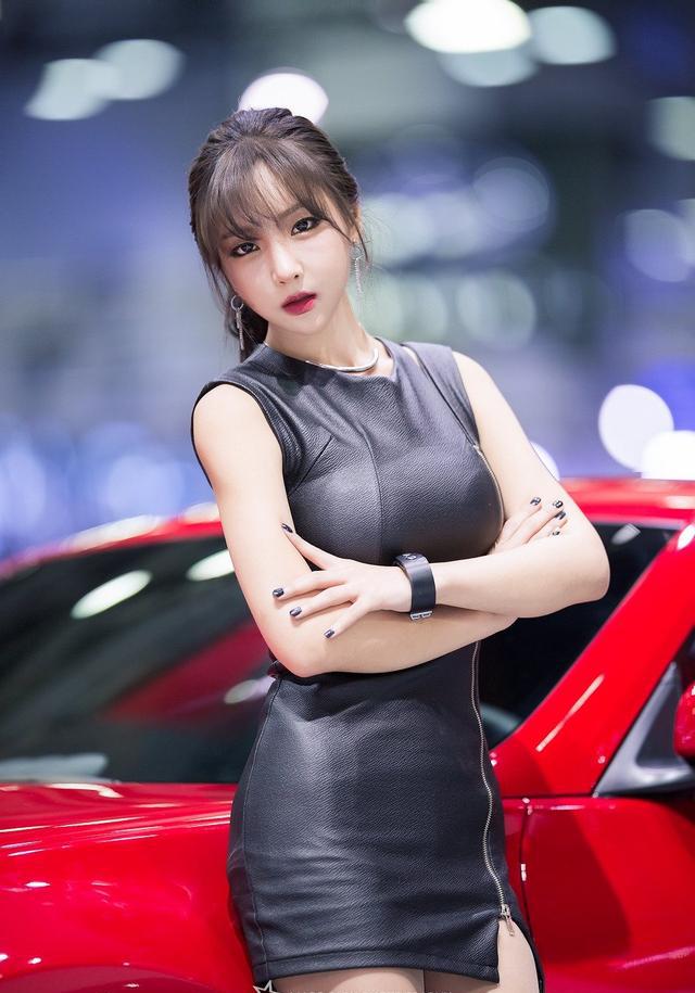 韩国车展美女车模图片