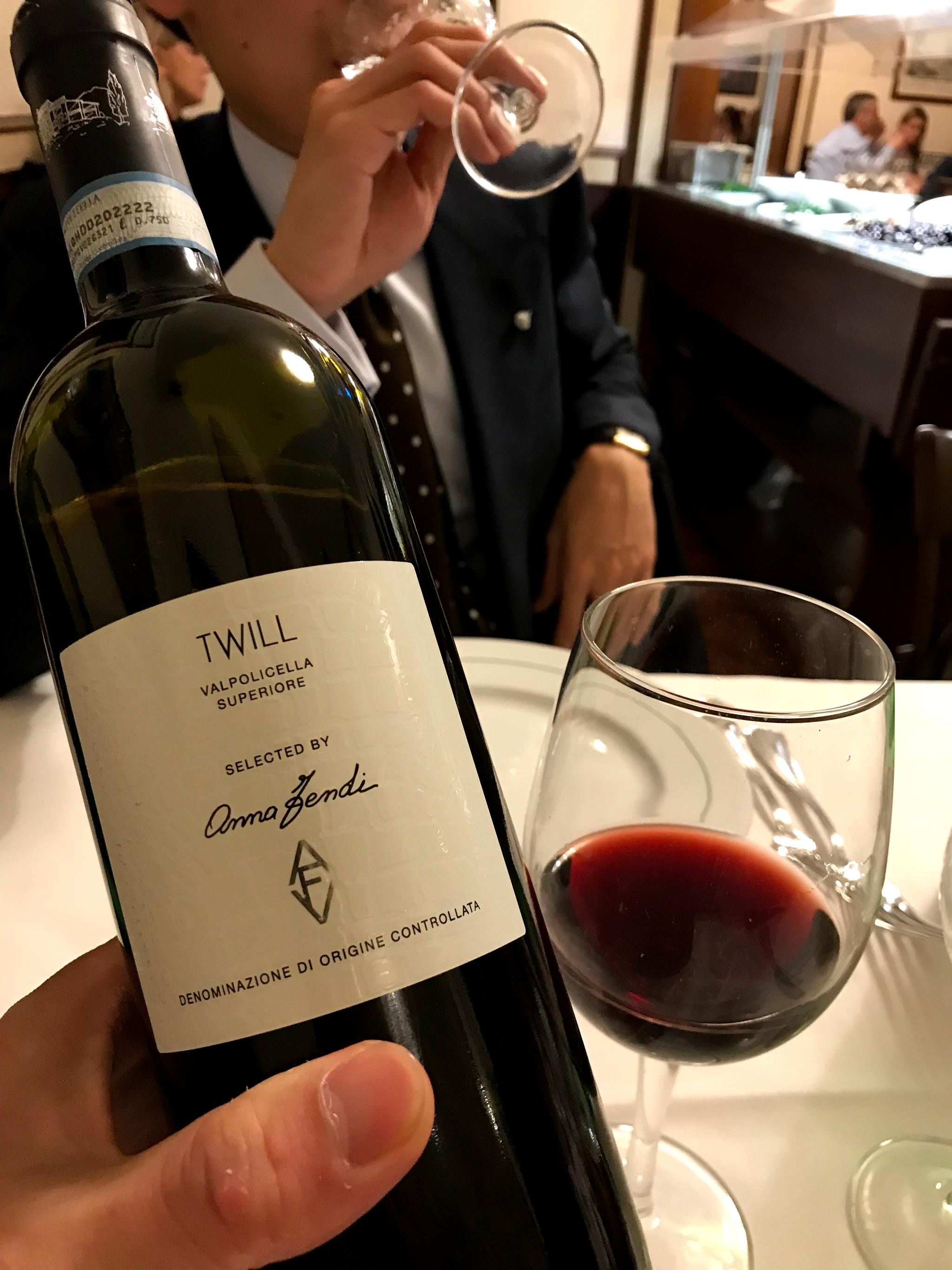 这次罗马之行因为有一位酒吧老板同行红酒都挺好喝的红酒不懂