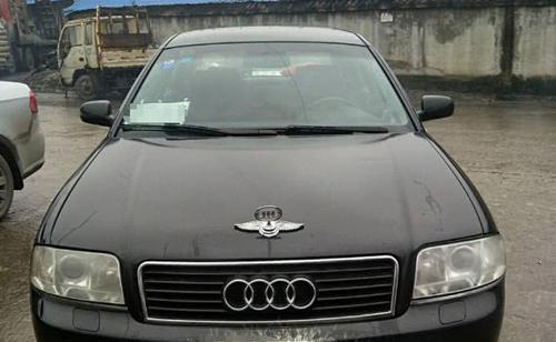 花2.5万买辆二手的奥迪a6,见到奥迪立标,邻居竟忍不住的笑了!