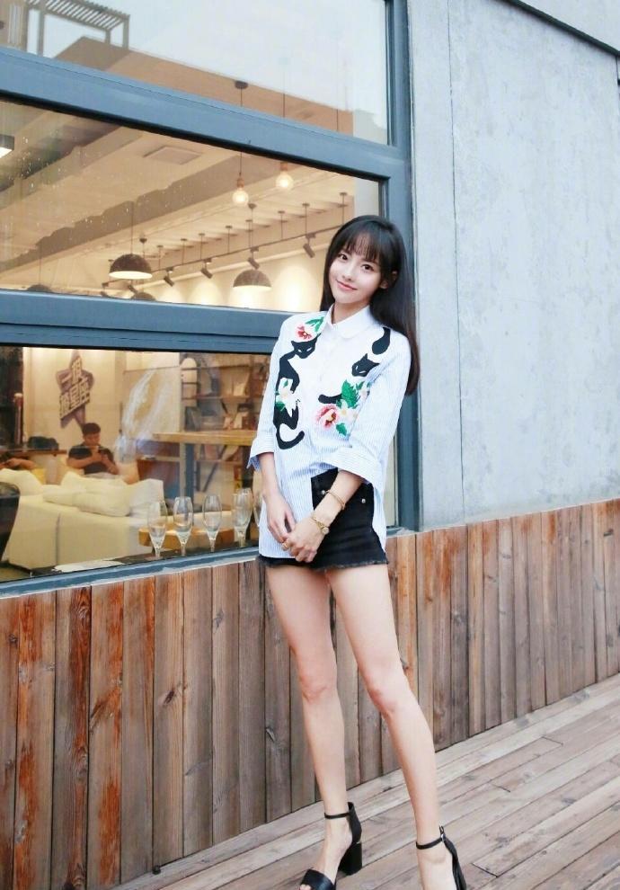 甜美惹人爱, 跟张嘉倪学着穿清纯可爱还气质!