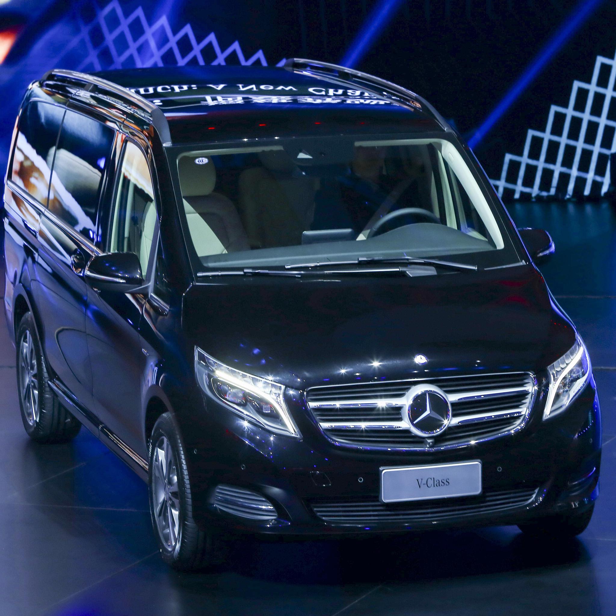 奔驰v级豪华商务车