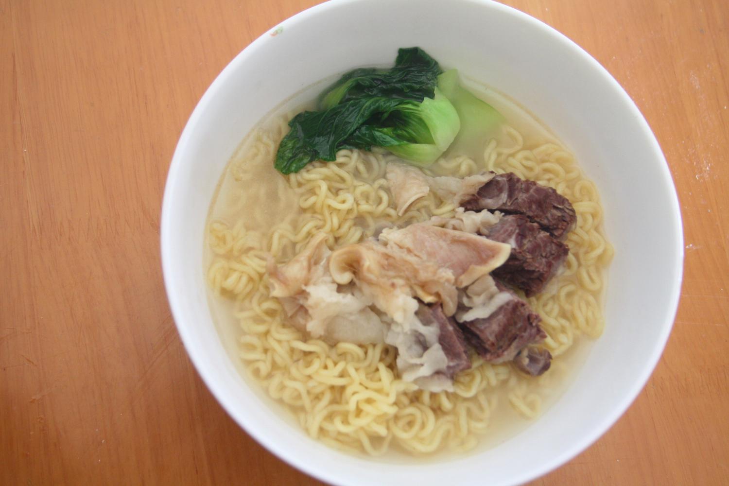 超简单清汤牛肉面, 秘诀是炸蒜