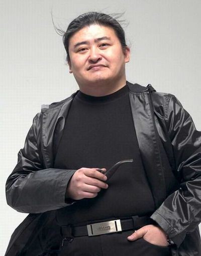 刘欢为什么一直留长发看了他短发的照片你就知道了